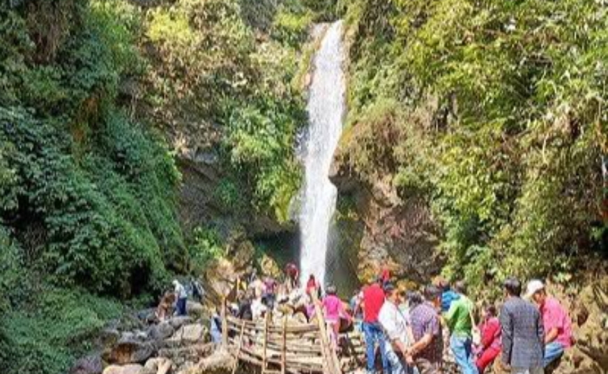 KANCHANJANGA ,WATERFALL(PELLING)